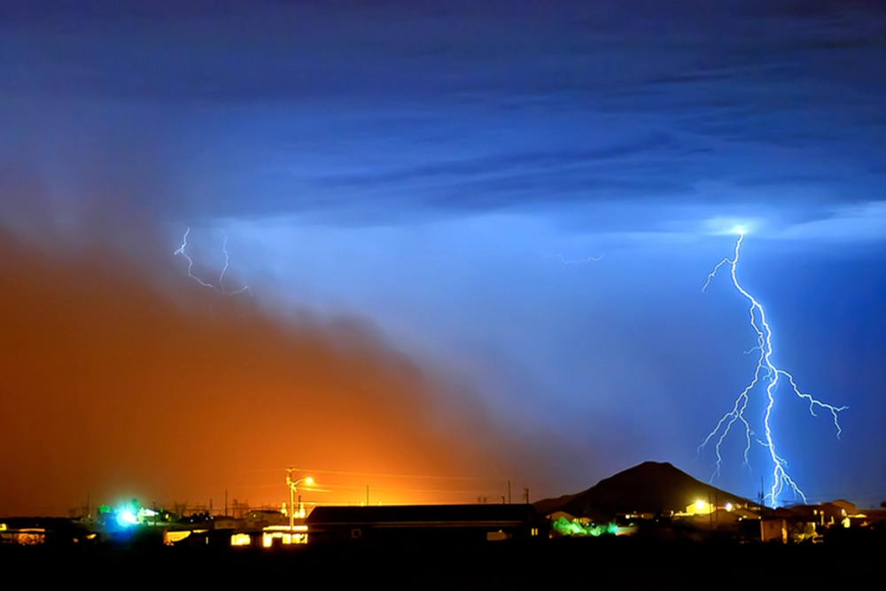 Haboob dust storm approaching Arizona homes