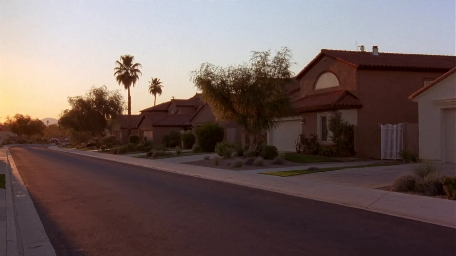 East Valley Arizona neighborhood with flat roof and tile roof homes